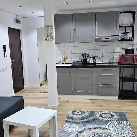 Romantic - Gara De Nord