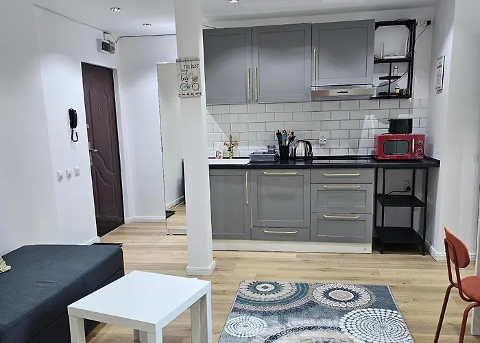 Romantic - Gara De Nord