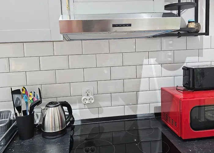 Romantic - Gara De Nord