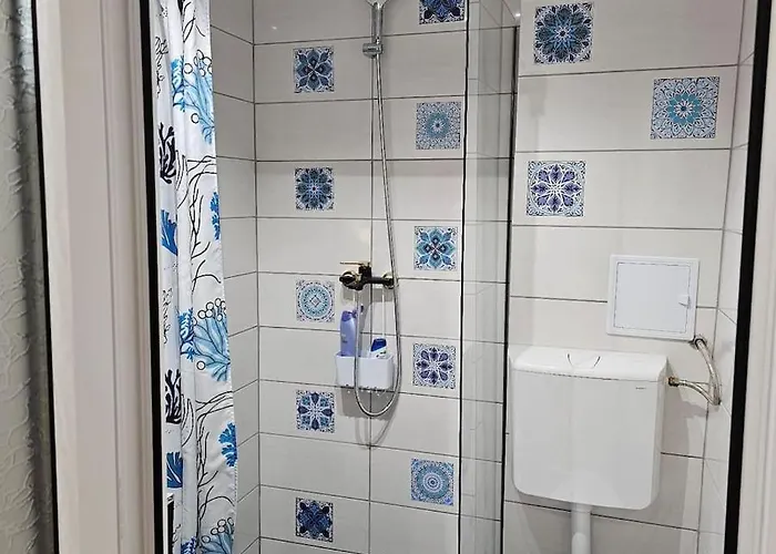 Romantic - Gara De Nord Bukurešť