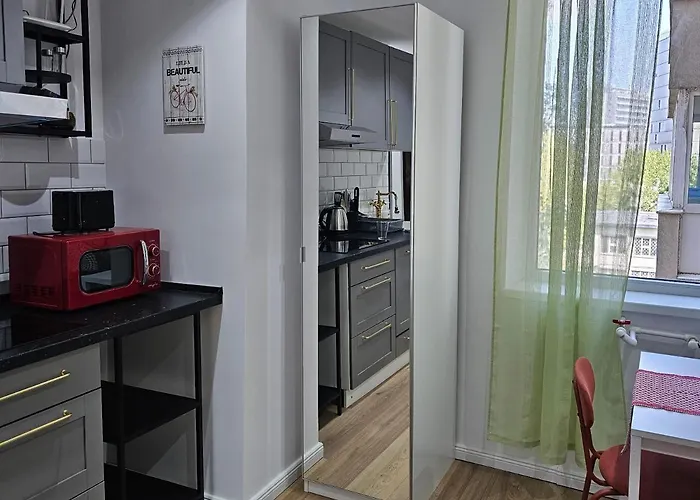 Romantic - Gara De Nord